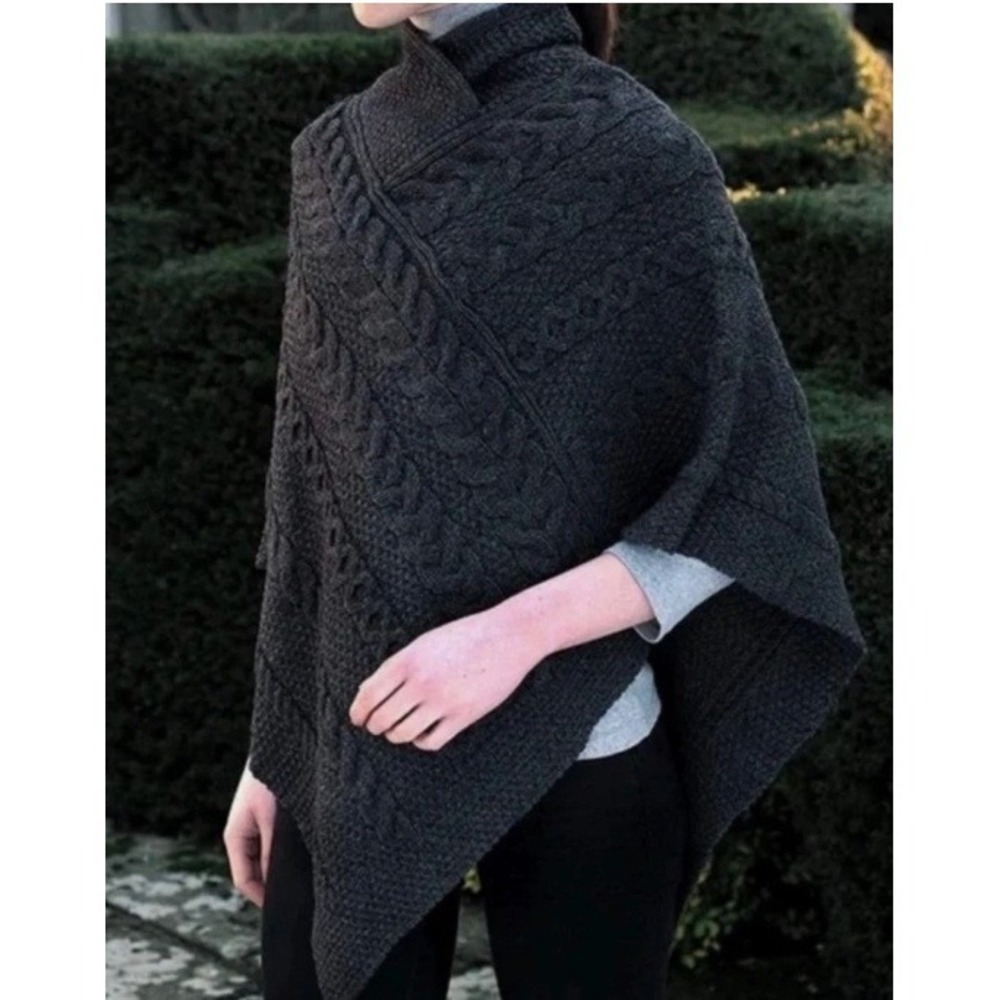 Inis Crafts Ireland 100% Merino Wool Cable Knit Poncho Charcoal Gray M/L